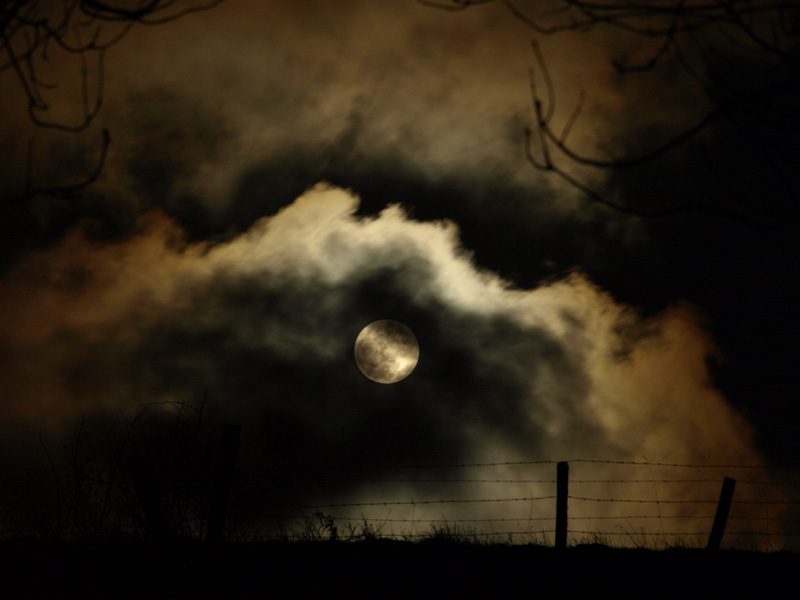 Lever de lune dans les nuages Lune5